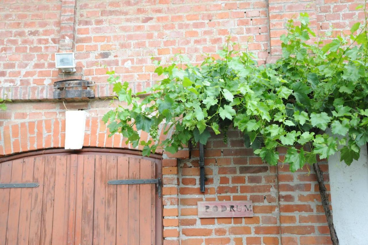 Wellness B&B Winery Sontacchi Kutjevo ภายนอก รูปภาพ