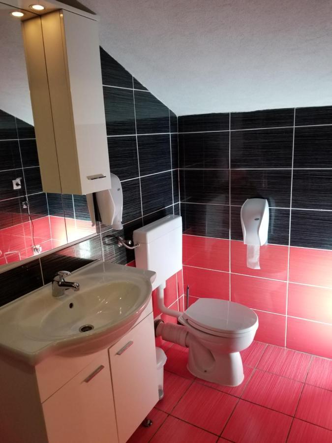 Wellness B&B Winery Sontacchi Kutjevo ภายนอก รูปภาพ