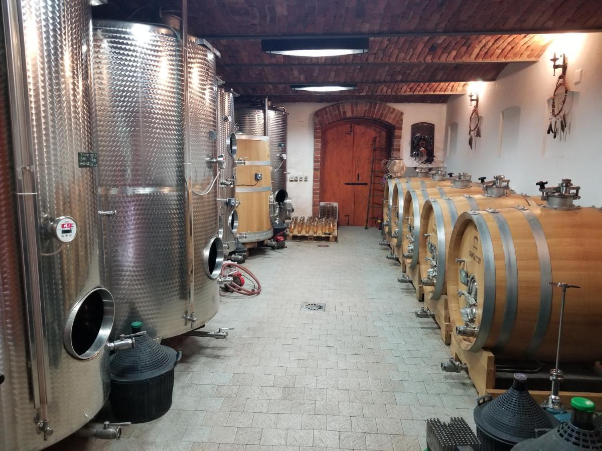 Wellness B&B Winery Sontacchi Kutjevo ภายนอก รูปภาพ