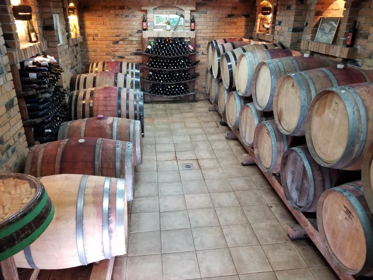 Wellness B&B Winery Sontacchi Kutjevo ภายนอก รูปภาพ