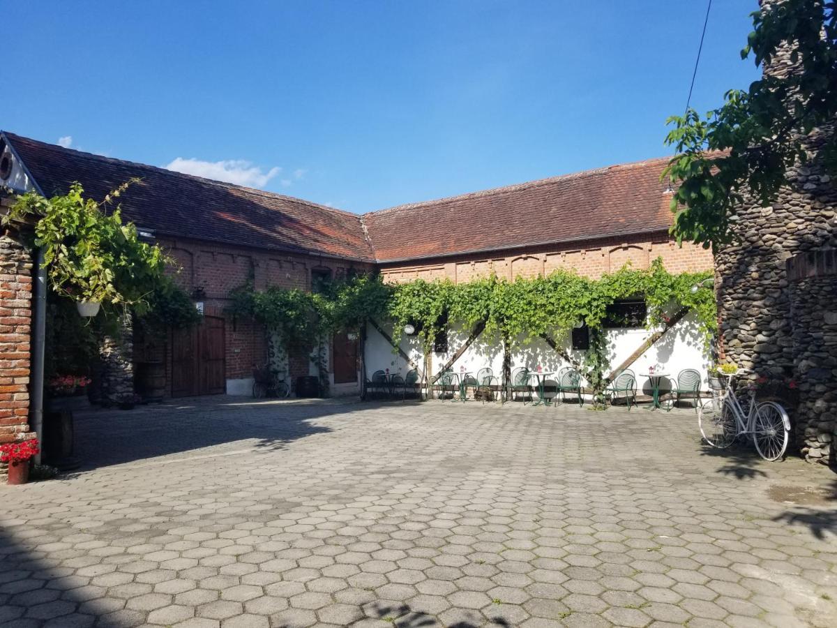 Wellness B&B Winery Sontacchi Kutjevo ภายนอก รูปภาพ